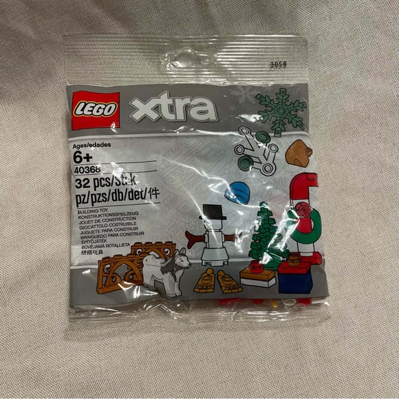 LEGO Xtra 40368 Accessory Set with Red and Green - Picture 1 of 2